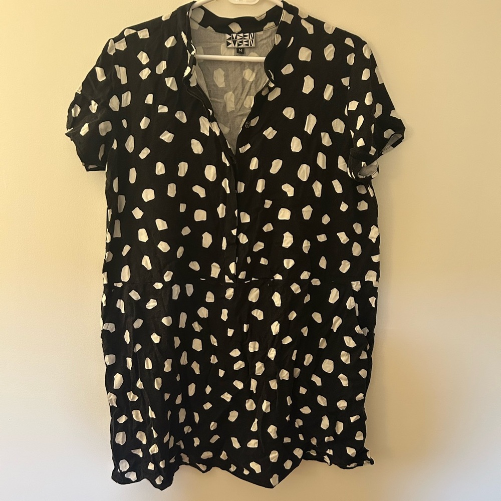 Veen Black & White Printed Short Sleeve Dress
